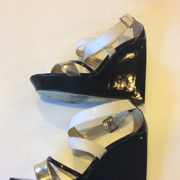 Sexy Shoe Dazzle platform wedges - Picture 3 of 6